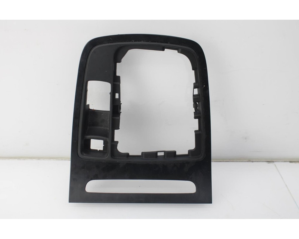 Recambio de moldura interior para renault scenic iv bose-edition referencia OEM IAM 969333970R  