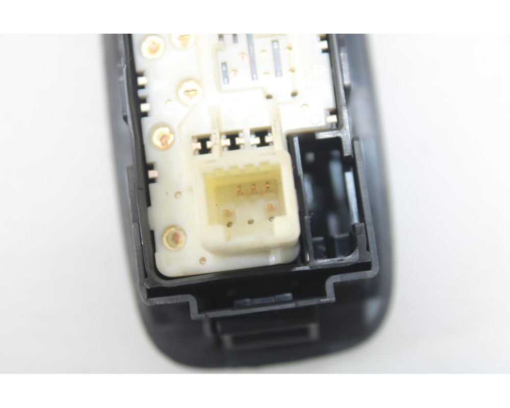 Recambio de mando elevalunas trasero derecho para toyota auris active referencia OEM IAM 4464TD  