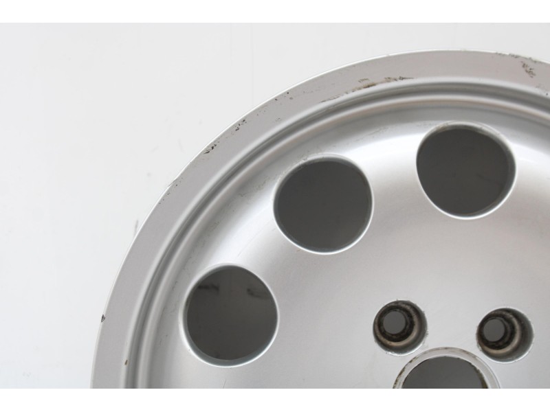 Recambio de llanta para audi a6 berlina (4b2) 2.5 tdi quattro referencia OEM IAM 33601  