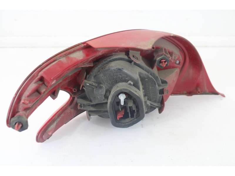 Recambio de piloto trasero derecho para peugeot 208 access referencia OEM IAM 9672628380  