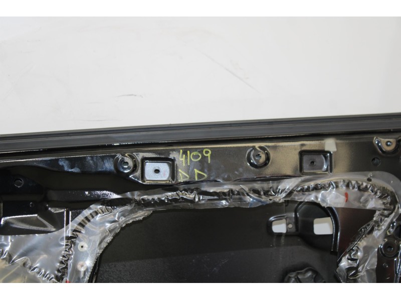 Recambio de puerta delantera derecha para mitsubishi grandis (na0w) 2.0 di-d inform referencia OEM IAM 4109NEGRO  