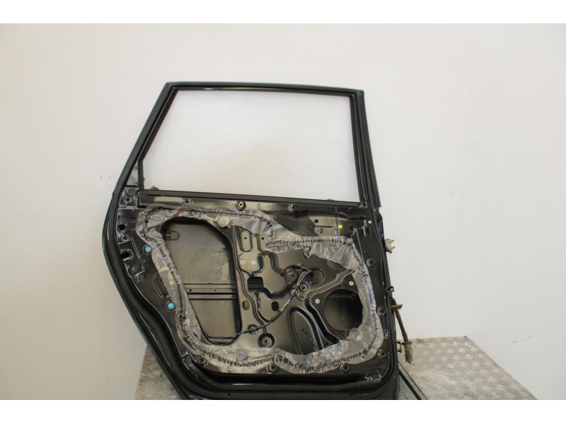 Recambio de puerta trasera izquierda para mitsubishi grandis (na0w) 2.0 di-d inform referencia OEM IAM 4109TI  