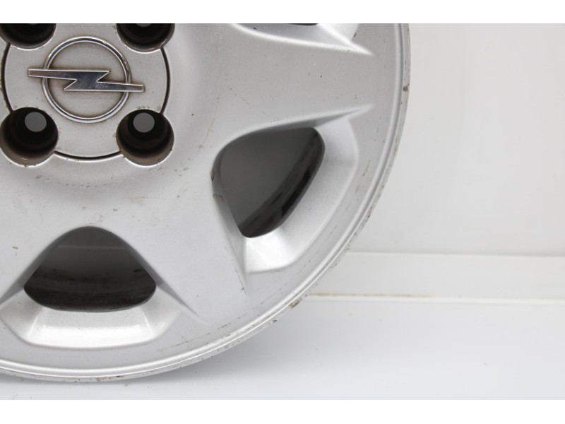 Recambio de llanta para opel corsa c blue line referencia OEM IAM 36583  