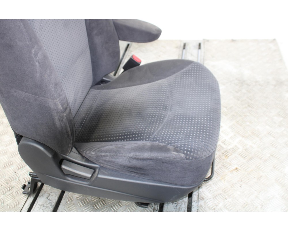 Recambio de asiento delantero derecho para mitsubishi grandis (na0w) 2.0 di-d inform referencia OEM IAM 4109TELANEGRA  