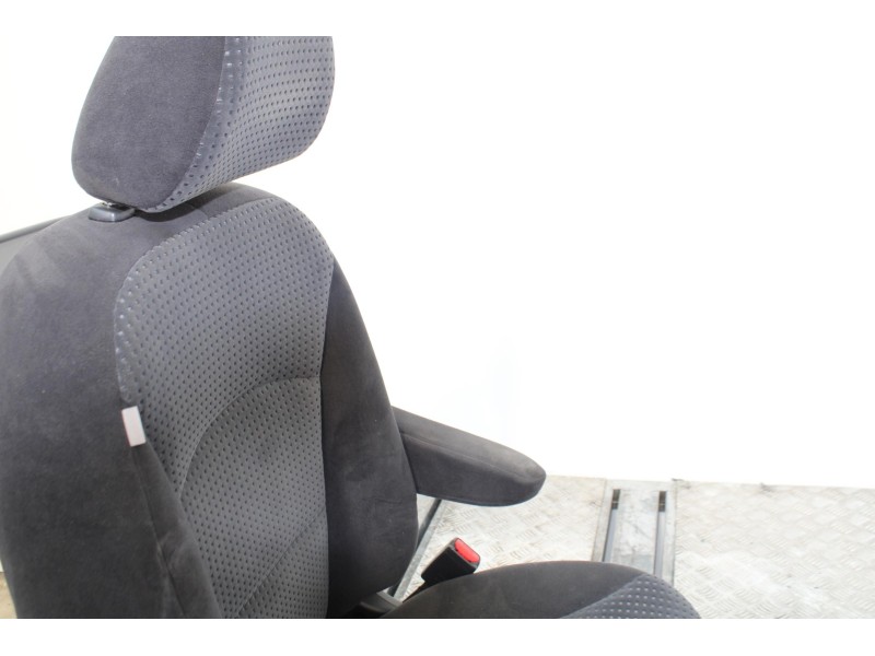 Recambio de asiento delantero derecho para mitsubishi grandis (na0w) 2.0 di-d inform referencia OEM IAM 4109TELANEGRA  