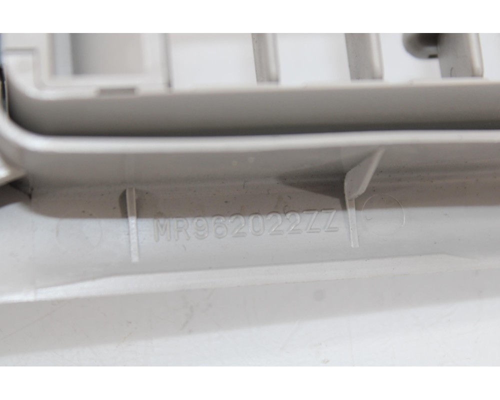 Recambio de luz interior para mitsubishi grandis (na0w) 2.0 di-d inform referencia OEM IAM MR9620222  