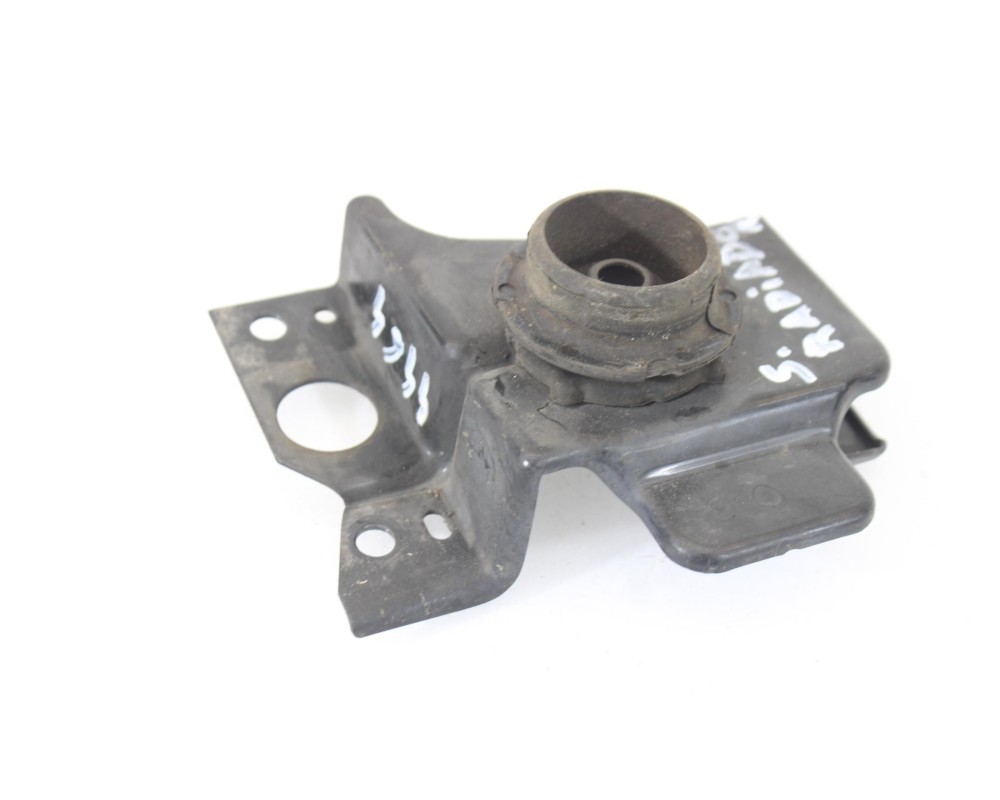 Recambio de soporte radiadores para toyota auris active referencia OEM IAM 4464  