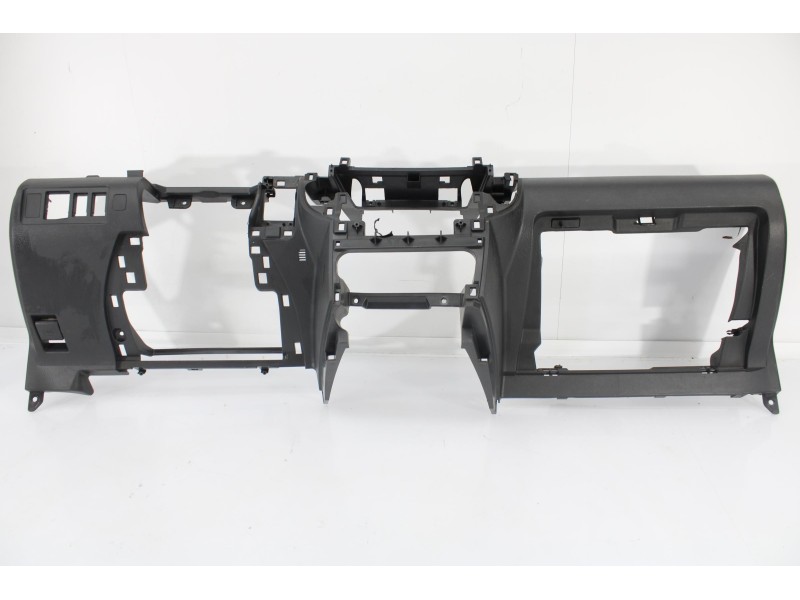 Recambio de salpicadero para toyota corolla verso (r1) 2.0 d-4d sol referencia OEM IAM 553030F010  