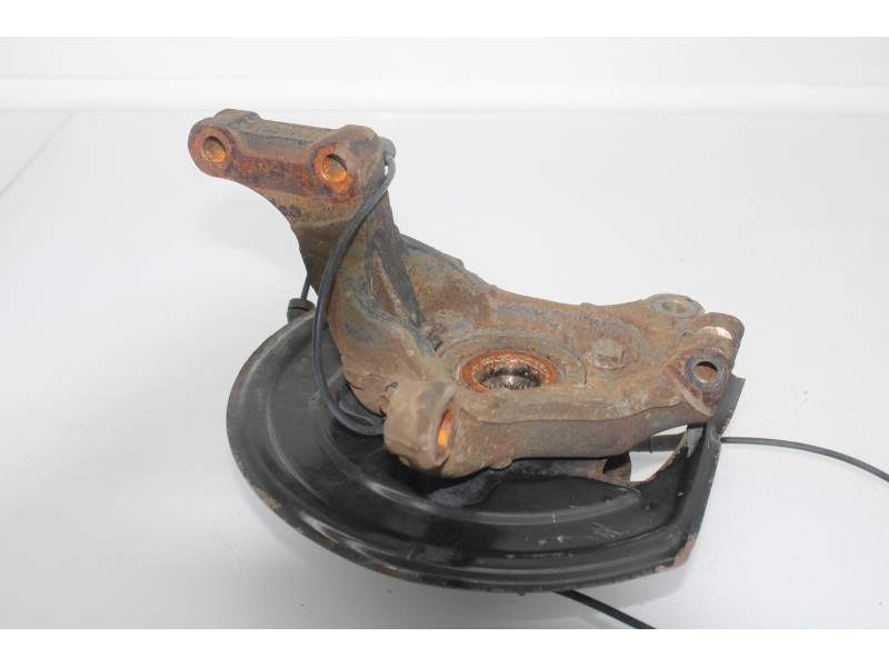 Recambio de mangueta delantera izquierda para nissan juke (f15) acenta referencia OEM IAM 400151KK0H  