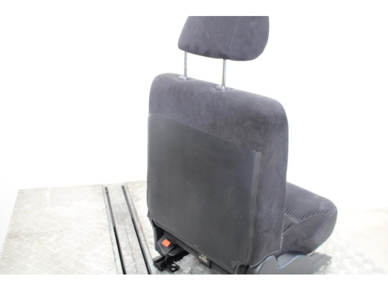 Recambio de asientos trasero izquierdo para mitsubishi grandis (na0w) 2.0 di-d inform referencia OEM IAM 4109TELANEGRA  