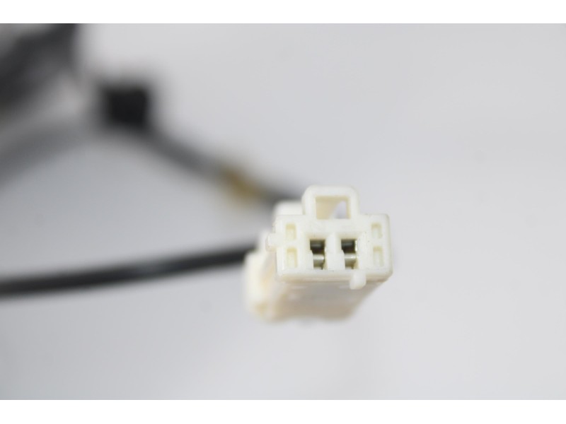 Recambio de anclaje cinturon trasero izquierdo para peugeot 308 sport referencia OEM IAM C8895E136  