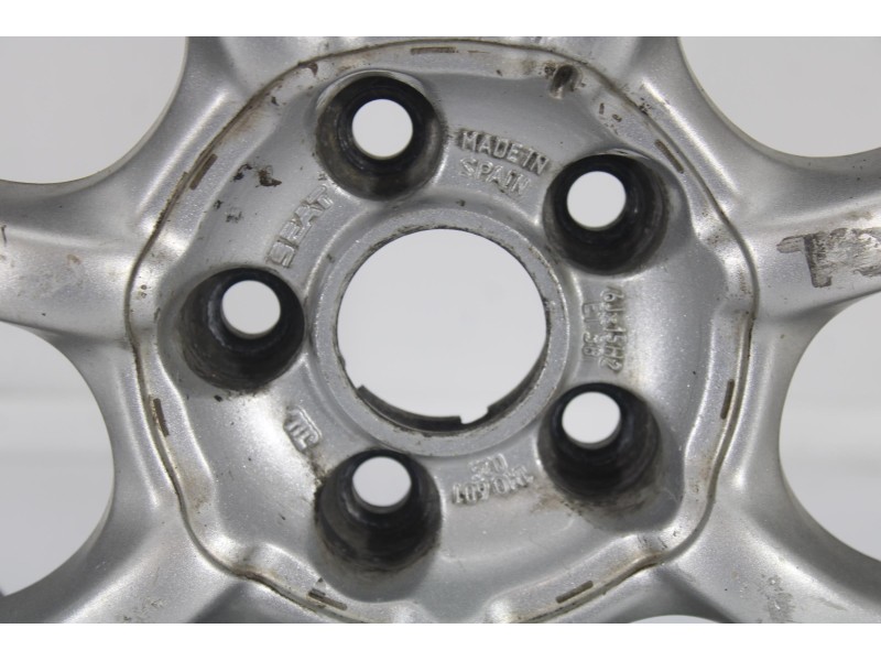 Recambio de llanta para seat toledo (1m2) signo referencia OEM IAM 1M06010251  