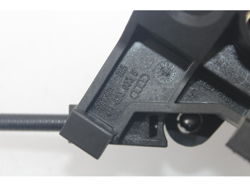 Recambio de tirador apertura capot para audi a6 c6 (4f2) 3.0 tdi quattro referencia OEM IAM 4F1823633B  