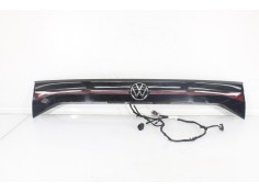 Recambio de piloto trasero central para volkswagen t-cross 1.0 referencia OEM IAM 2GM827577  