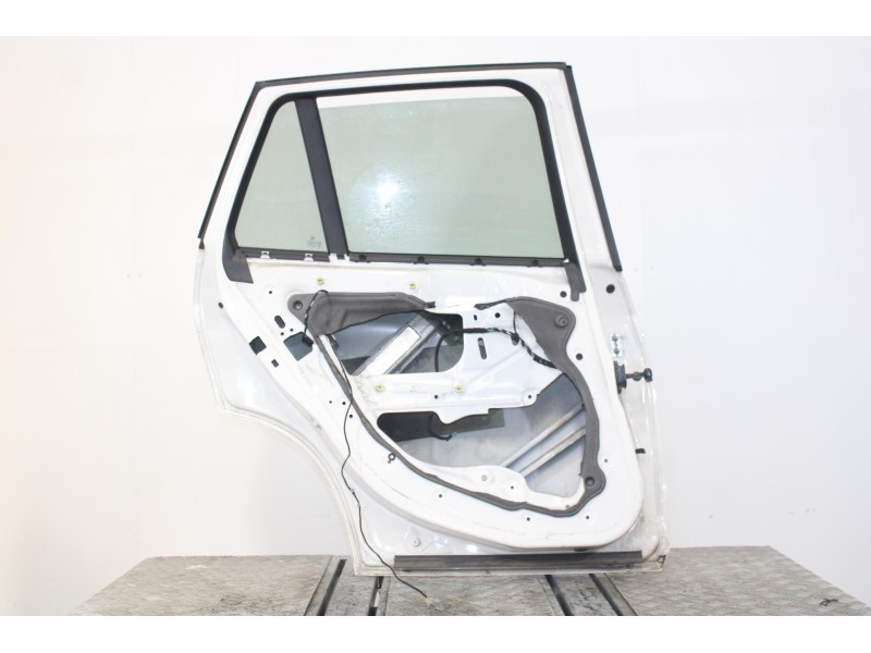 Recambio de puerta trasera izquierda para bmw x1 (e84) sdrive 18d referencia OEM IAM 3907T.I.  