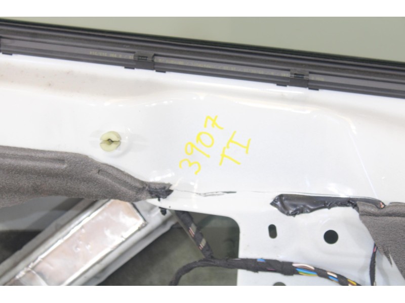 Recambio de puerta trasera izquierda para bmw x1 (e84) sdrive 18d referencia OEM IAM 3907T.I.  