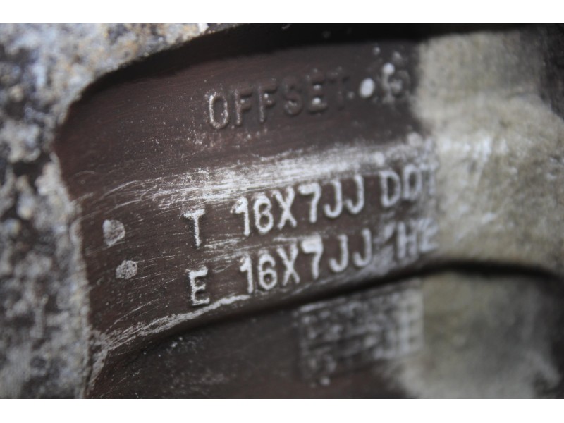 Recambio de llanta para kia sorento 2.5 crdi cat referencia OEM IAM 16912  