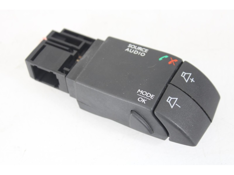 Recambio de mando volante para renault captur dynamique referencia OEM IAM 255522448R  