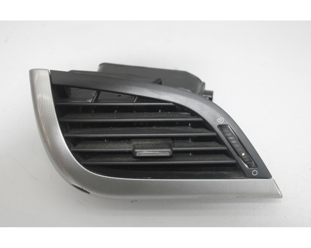 Recambio de rejilla aireadora para peugeot 207 1.6 16v hdi referencia OEM IAM 9650088577  