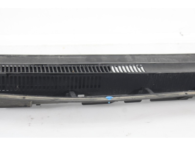 Recambio de torpedo para toyota auris active referencia OEM IAM 557810216  