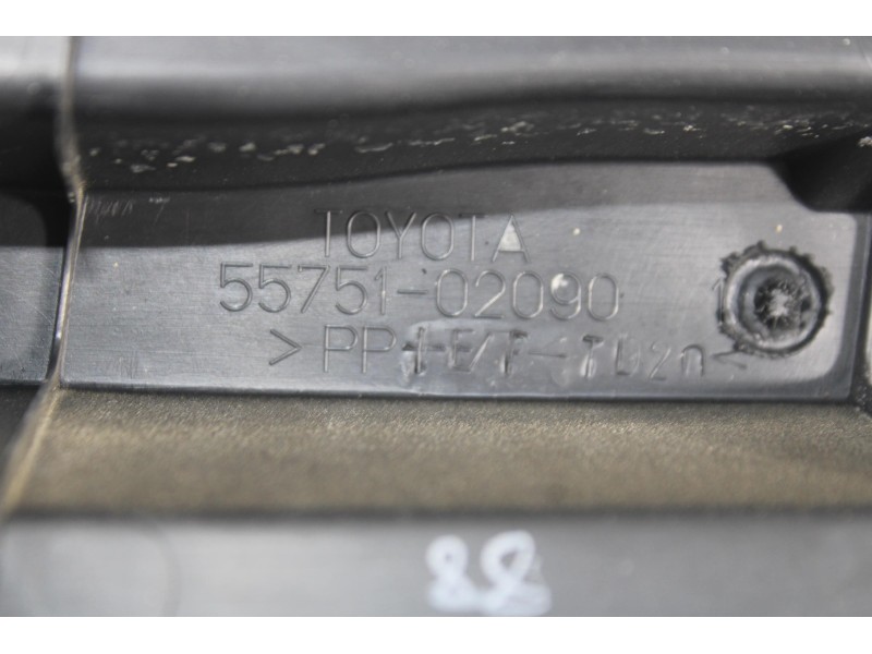 Recambio de torpedo para toyota auris active referencia OEM IAM 557810216  