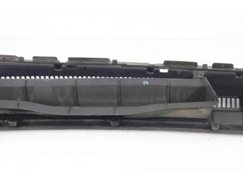 Recambio de torpedo para toyota auris active referencia OEM IAM 557810216  