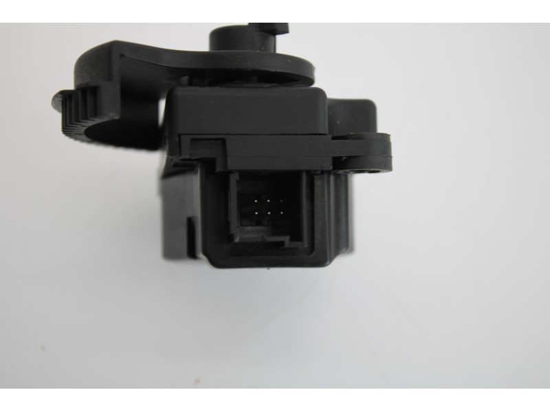 Recambio de motor trampilla calefaccion para peugeot 3008 access referencia OEM IAM 410474281  