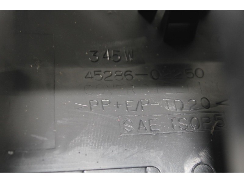 Recambio de moldura para toyota auris active referencia OEM IAM 4528602250  