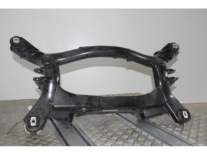 Recambio de puente trasero para bmw serie 1 lim. 5-trg. (f20) 116d referencia OEM IAM 6857722  