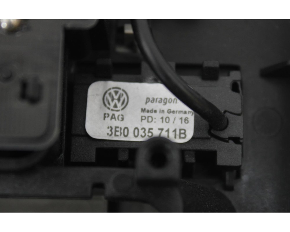 Recambio de luz techo para volkswagen touran (5t1) advance bmt referencia OEM IAM 3B0035711B  