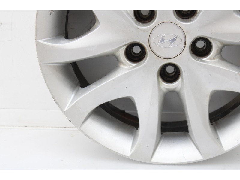 Recambio de llanta para hyundai i30 classic referencia OEM IAM 529102L2502  