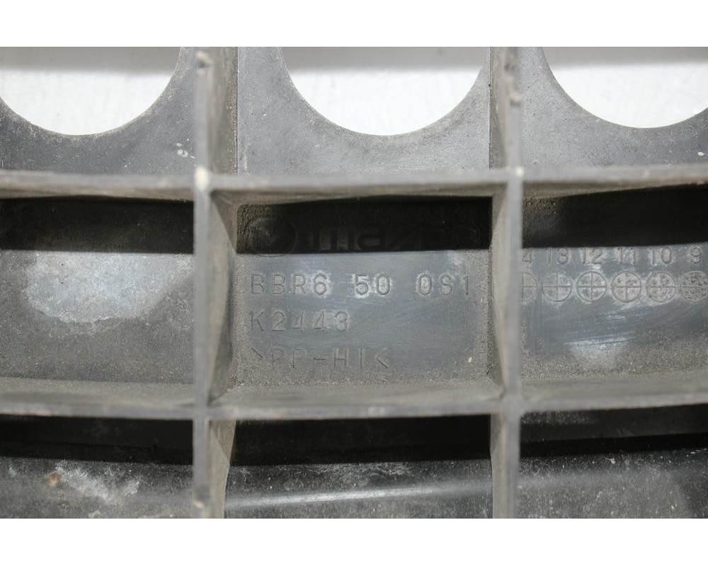 Recambio de cubierta plastico inferior paragolpe delantero para mazda 3 lim. (bl) sportive referencia OEM IAM BBR6500S1  