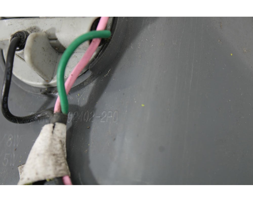 Recambio de piloto trasero derecho para kia sorento ii (xm) 2.2 crdi 4wd referencia OEM IAM 924022P0  