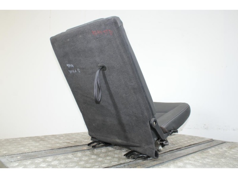 Recambio de asientos trasero derecho para kia sorento ii (xm) 2.2 crdi 4wd referencia OEM IAM   