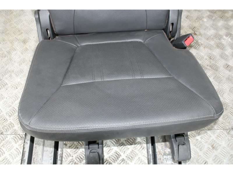 Recambio de asientos trasero derecho para kia sorento ii (xm) 2.2 crdi 4wd referencia OEM IAM   