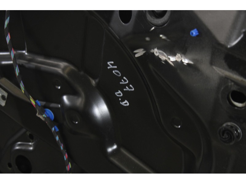 Recambio de puerta delantera derecha para volkswagen touareg (7l6) v6 tdi referencia OEM IAM NEGRO  