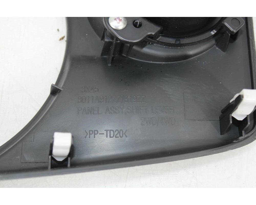 Recambio de moldura consola central para mitsubishi asx (ga_w_) 1.8 di-d (ga6w) referencia OEM IAM 8011A912ZZ  